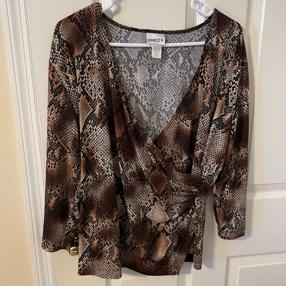 Chicos Travelers faux wrap top size 2 (large)